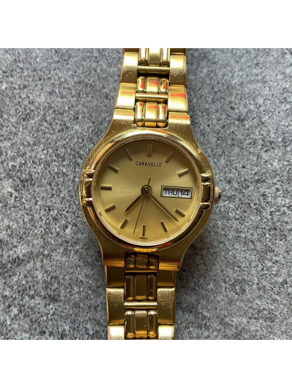 Vintage Caravelle By Bulova Womens Watch 48G22 25mm Gold Tone Case Day/Date A21